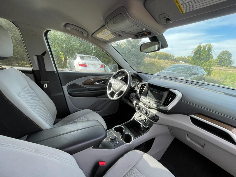 GMC Terrain Vehicle Image 04