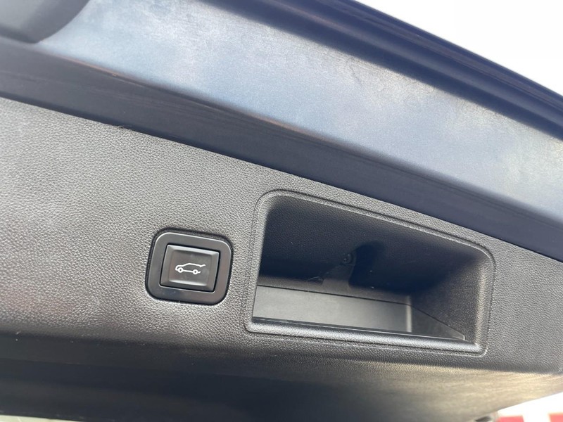 GMC Terrain Vehicle Image 15