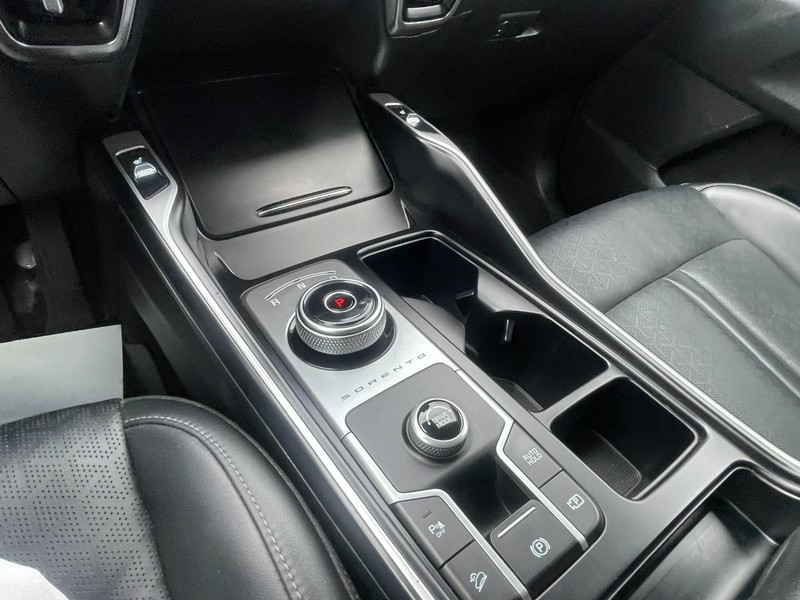Kia Sorento Hybrid Vehicle Image 14