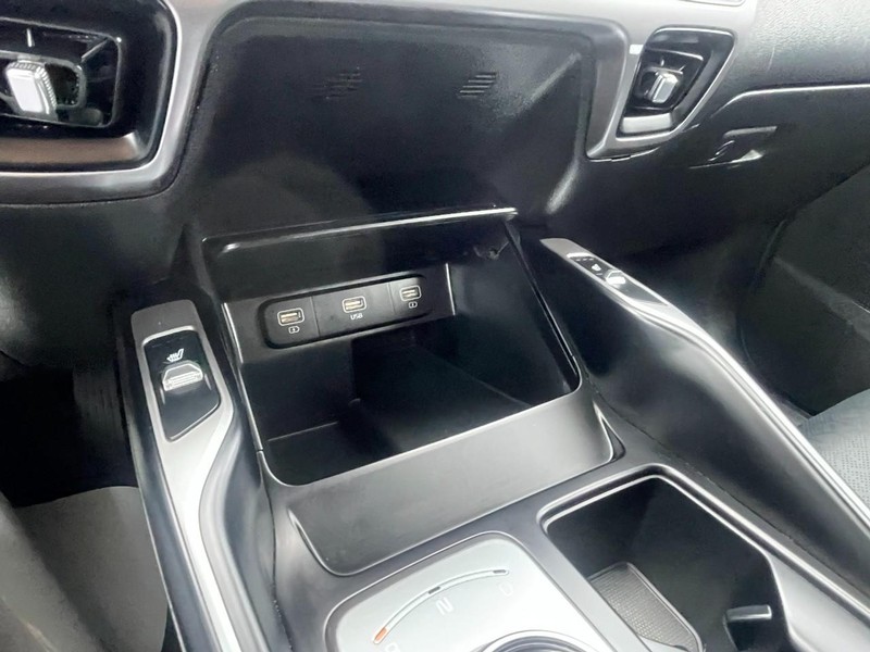 Kia Sorento Hybrid Vehicle Image 24
