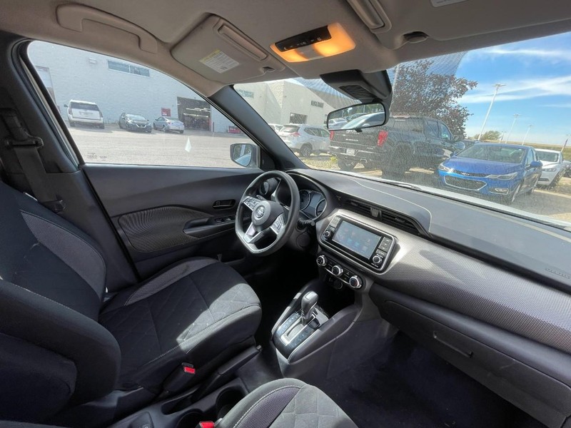 2020 Nissan Kicks S photo 4