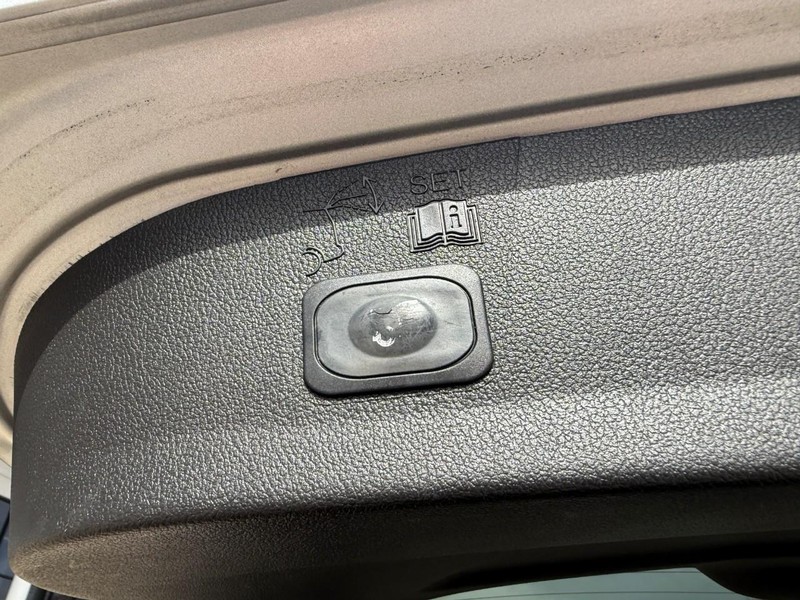 Ford Escape Vehicle Image 14