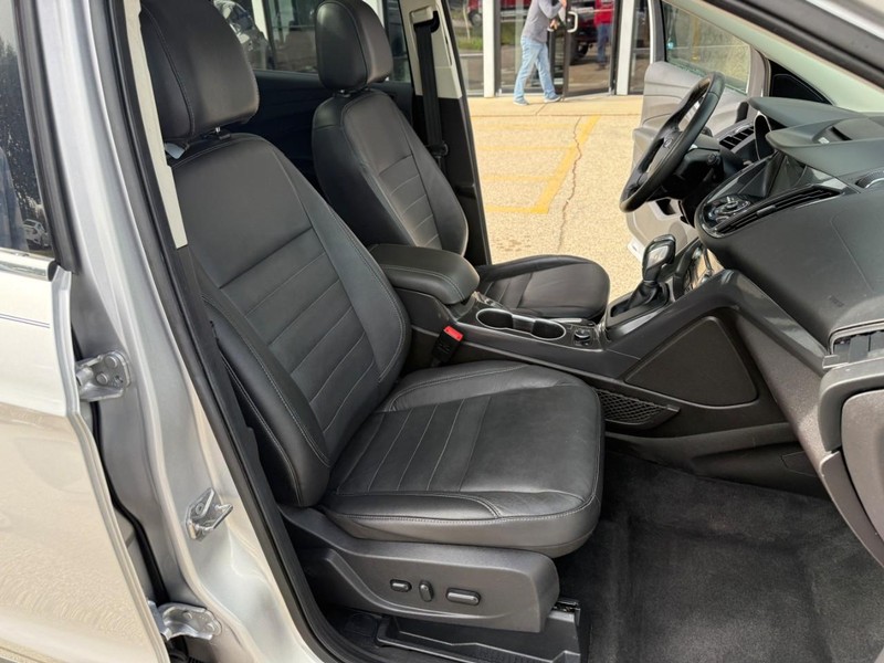 Ford Escape Vehicle Image 17