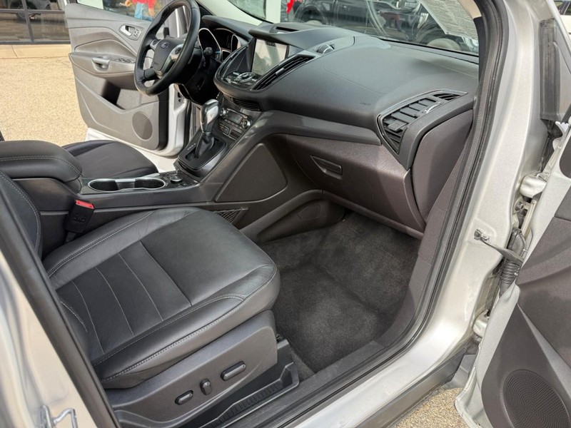 Ford Escape Vehicle Image 18