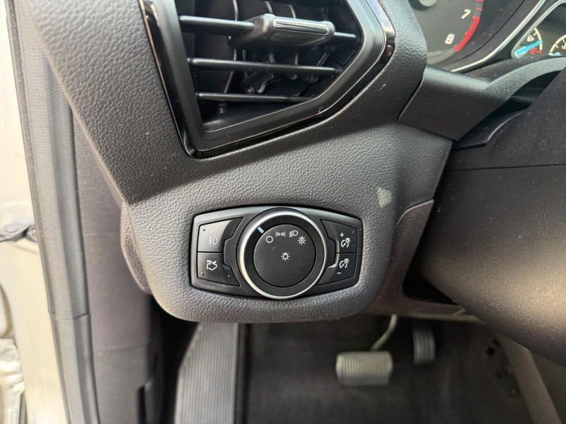 Ford Escape Vehicle Image 20