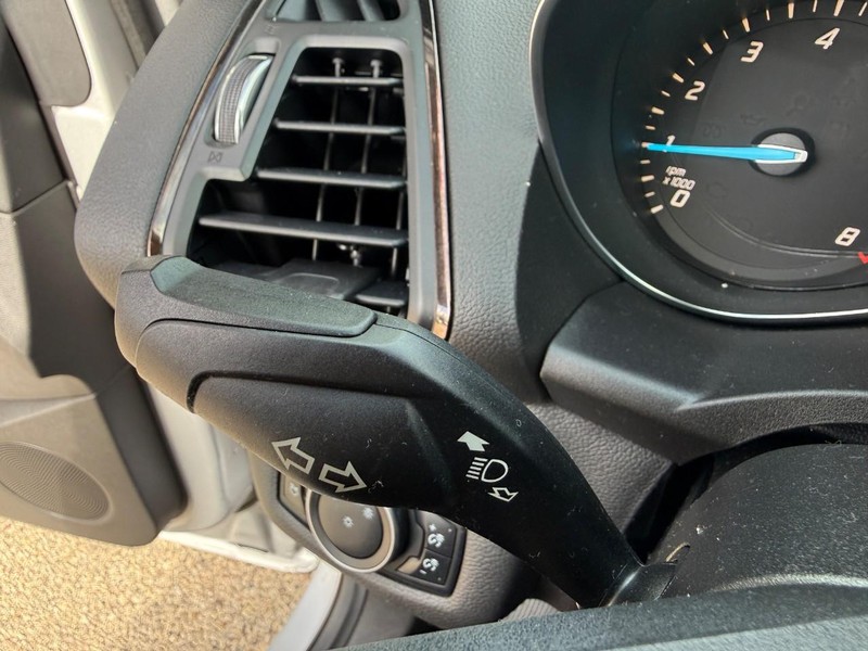 Ford Escape Vehicle Image 22