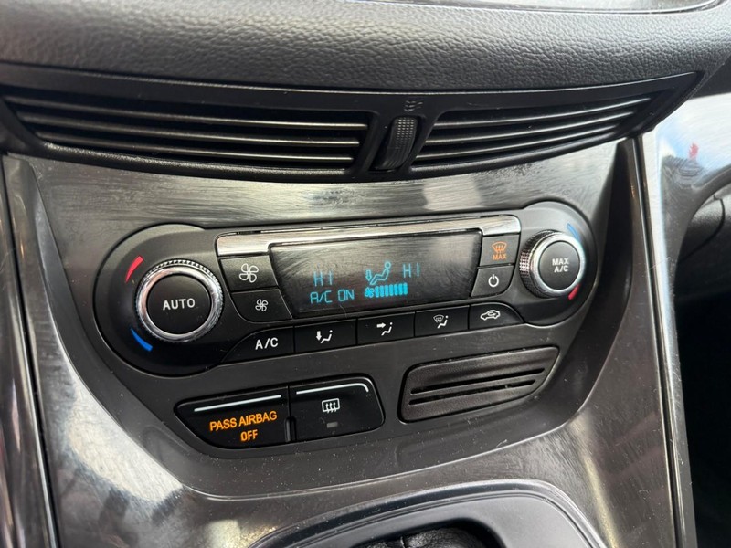 Ford Escape Vehicle Image 31