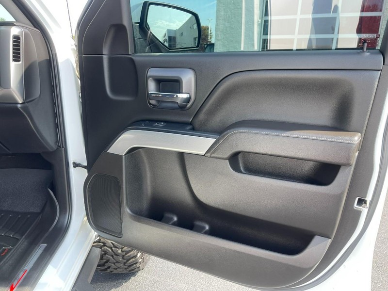 Chevrolet Silverado 1500 Vehicle Image 12