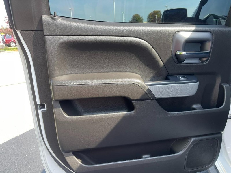 Chevrolet Silverado 1500 Vehicle Image 17