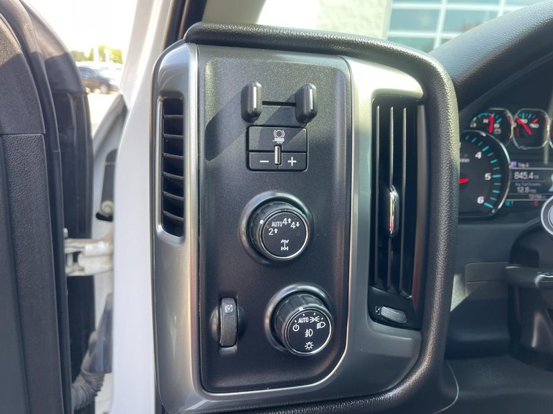 Chevrolet Silverado 1500 Vehicle Image 21