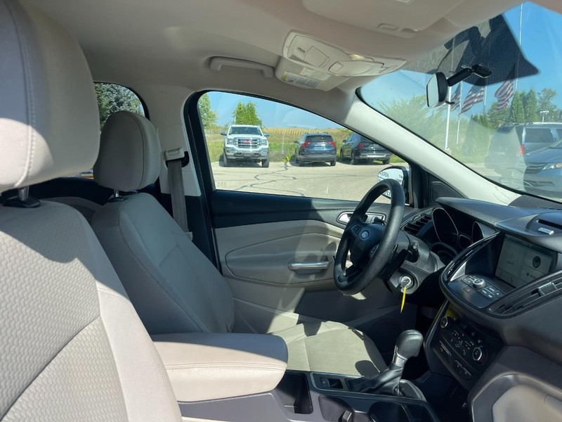 2017 Ford Escape SE photo 2