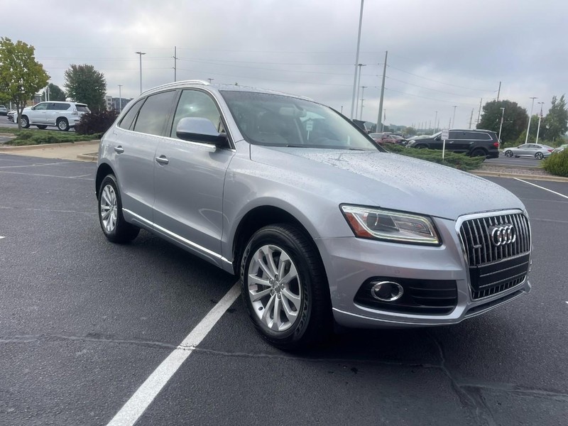 Audi Q5 Vehicle Image 02