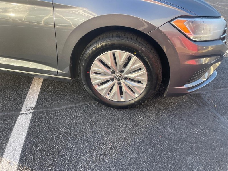 Volkswagen Jetta Vehicle Image 09