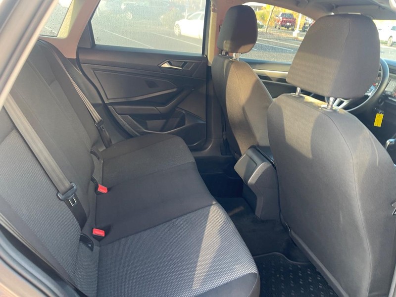 Volkswagen Jetta Vehicle Image 10