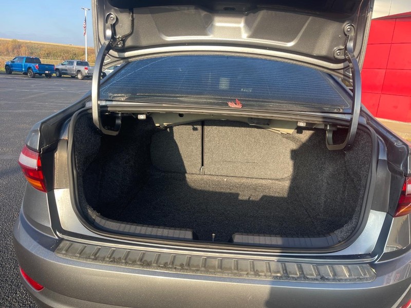 Volkswagen Jetta Vehicle Image 13