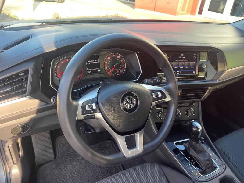 Volkswagen Jetta Vehicle Image 16