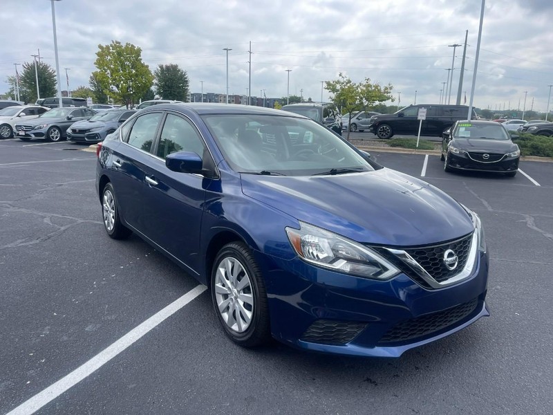 Nissan Sentra Vehicle Image 02
