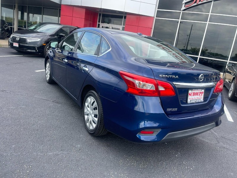 Nissan Sentra Vehicle Image 04