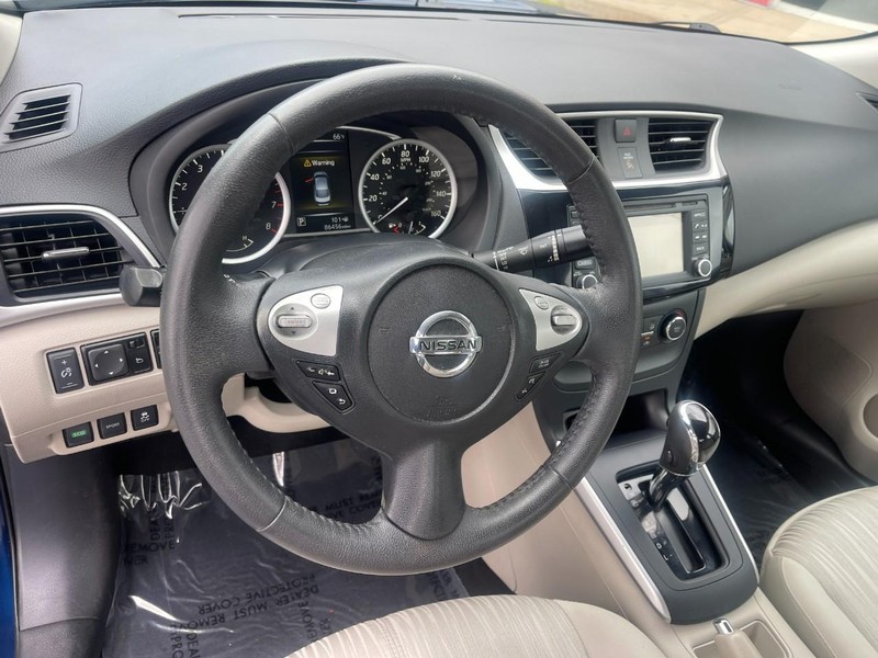 Nissan Sentra Vehicle Image 17