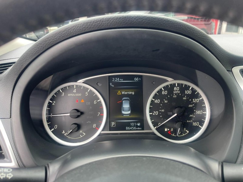 Nissan Sentra Vehicle Image 22