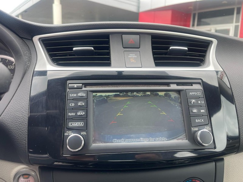 Nissan Sentra Vehicle Image 25