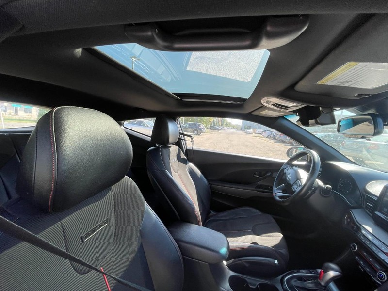 Hyundai Veloster Vehicle Image 03
