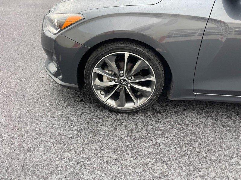 Hyundai Veloster Vehicle Image 06