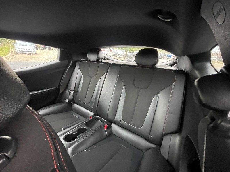 Hyundai Veloster Vehicle Image 12