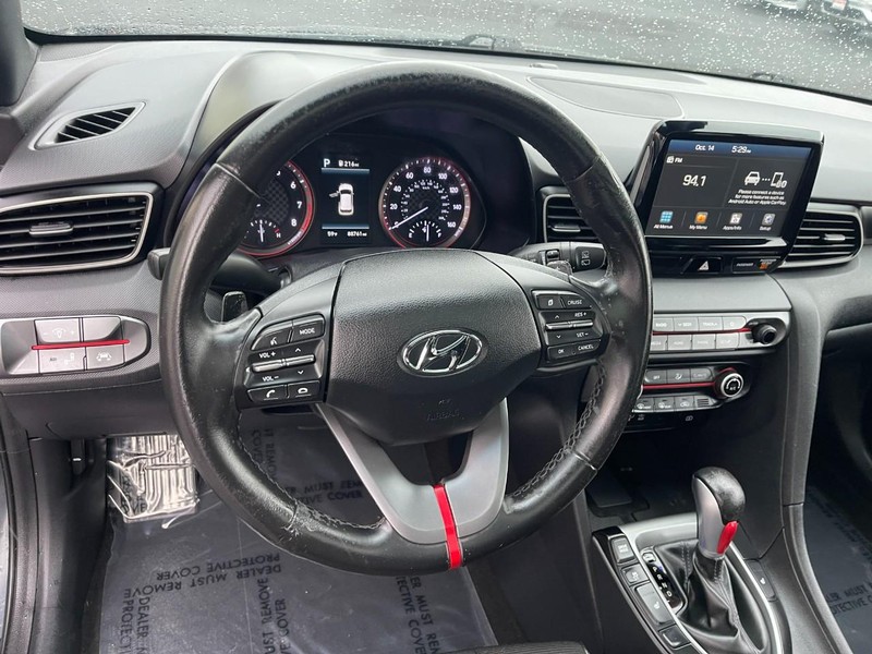 Hyundai Veloster Vehicle Image 16