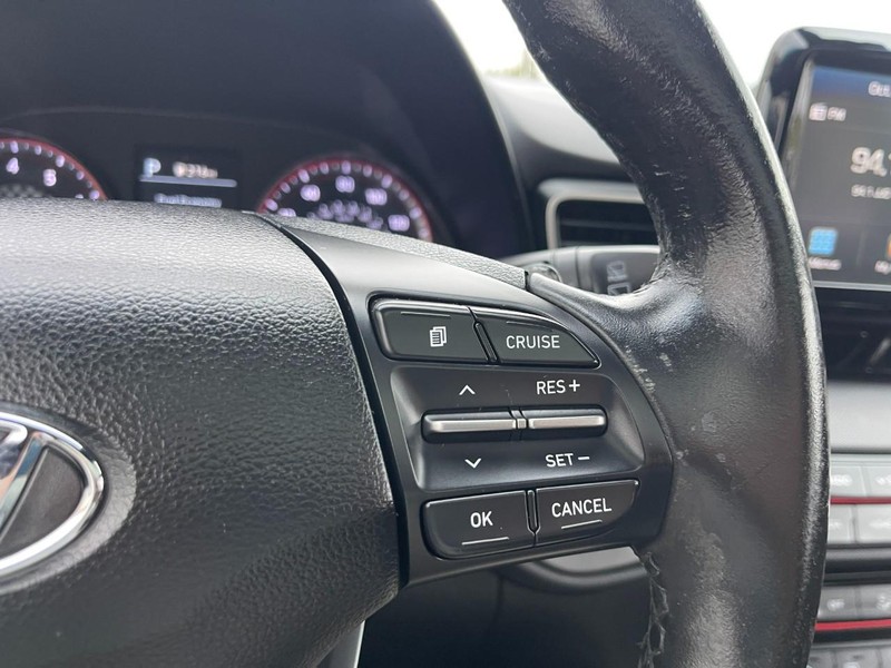 Hyundai Veloster Vehicle Image 18