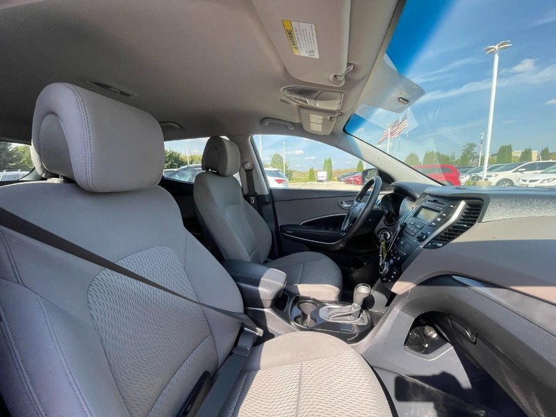 Hyundai Santa Fe Sport Vehicle Image 03