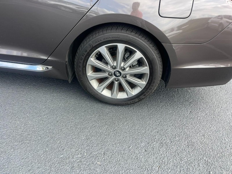 Hyundai Sonata Vehicle Image 05