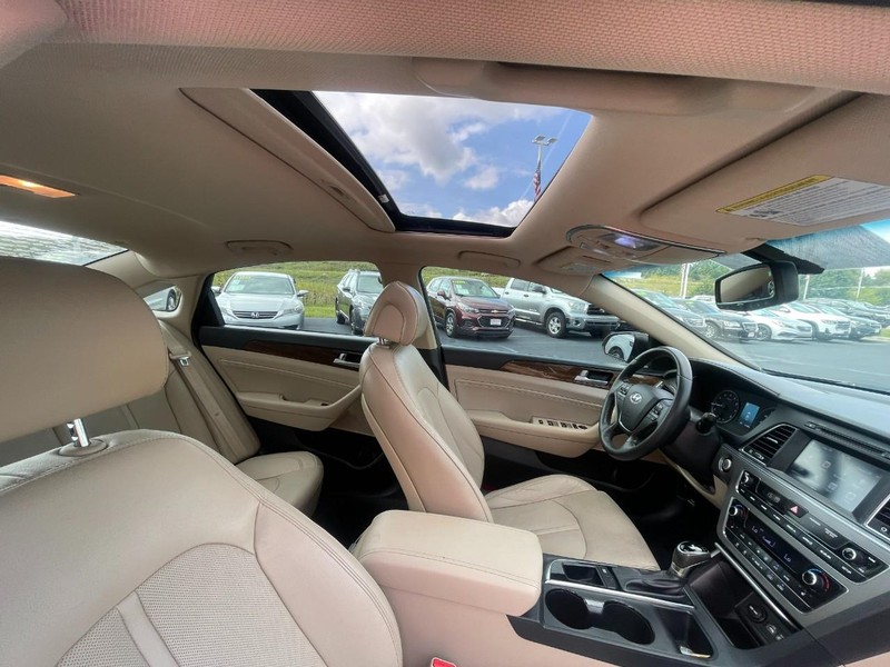 Hyundai Sonata Vehicle Image 10