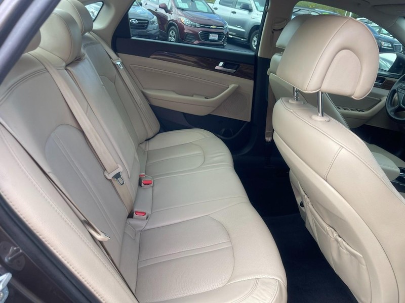 Hyundai Sonata Vehicle Image 13