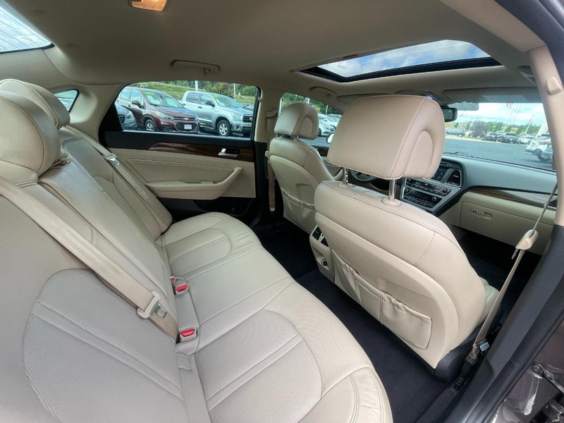 Hyundai Sonata Vehicle Image 14