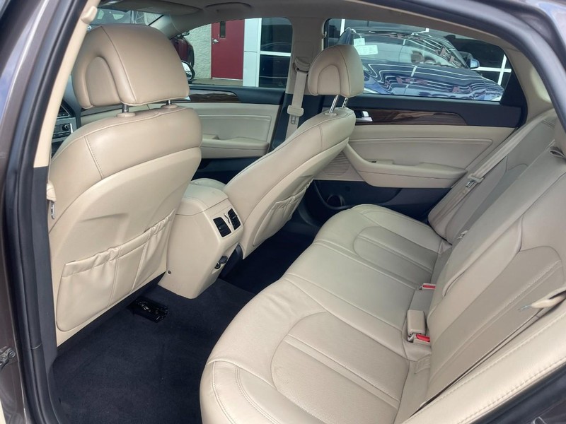 Hyundai Sonata Vehicle Image 17