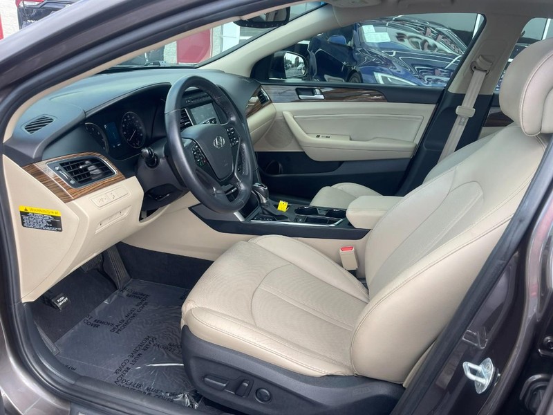 Hyundai Sonata Vehicle Image 18