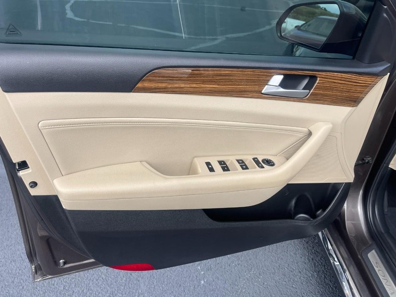 Hyundai Sonata Vehicle Image 19