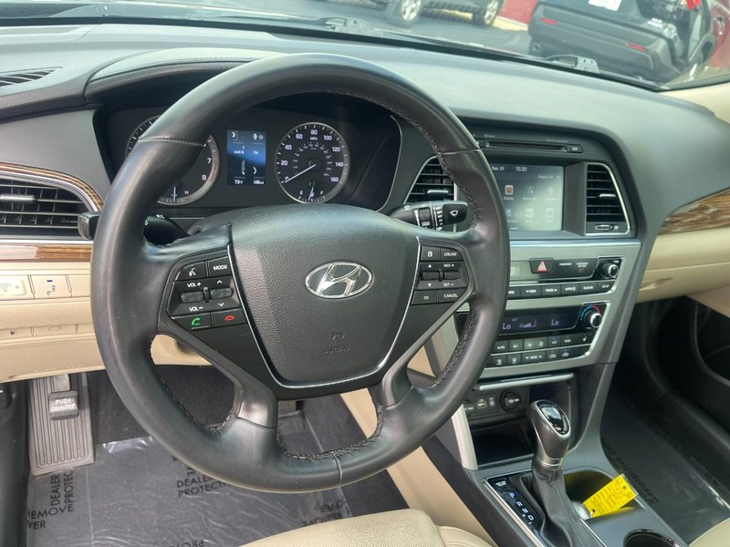 Hyundai Sonata Vehicle Image 21