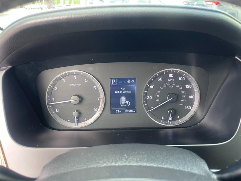 Hyundai Sonata Vehicle Image 26