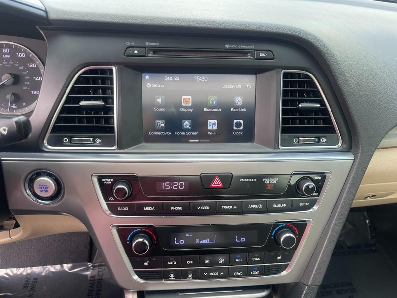 Hyundai Sonata Vehicle Image 28