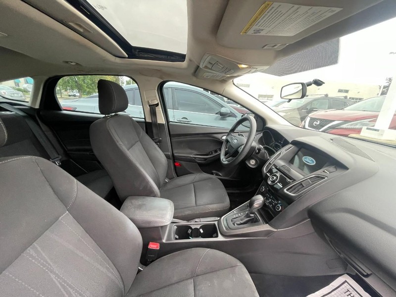 Ford Focus Vehicle Image 04