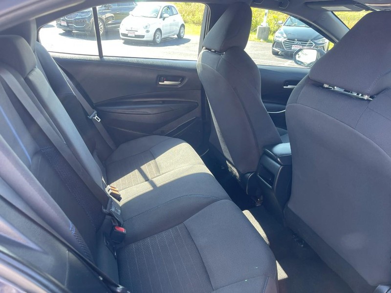 Toyota Corolla Vehicle Image 12