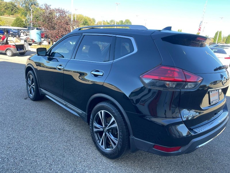 Nissan Rogue Vehicle Image 04