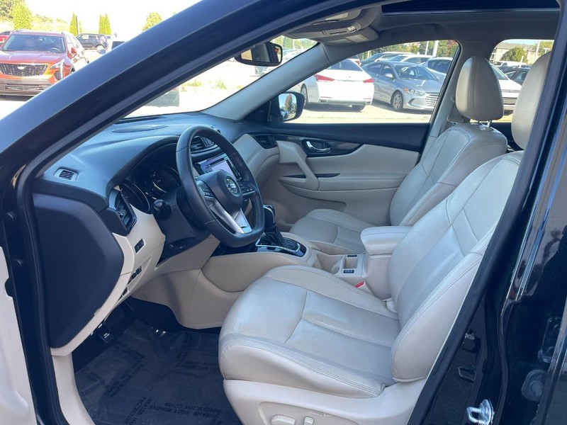 Nissan Rogue Vehicle Image 20