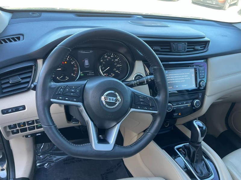Nissan Rogue Vehicle Image 24