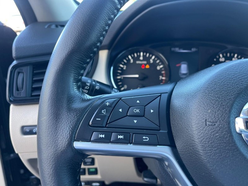 Nissan Rogue Vehicle Image 26