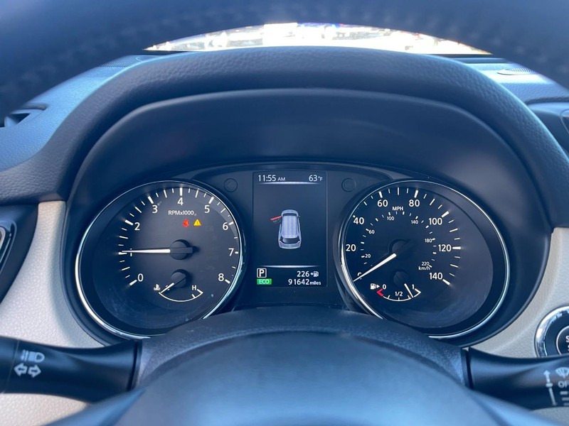 Nissan Rogue Vehicle Image 30