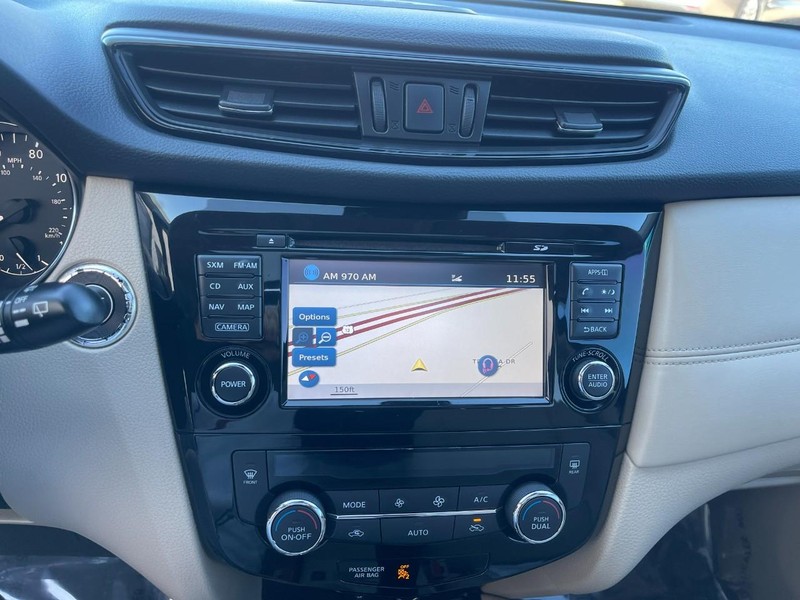 Nissan Rogue Vehicle Image 32