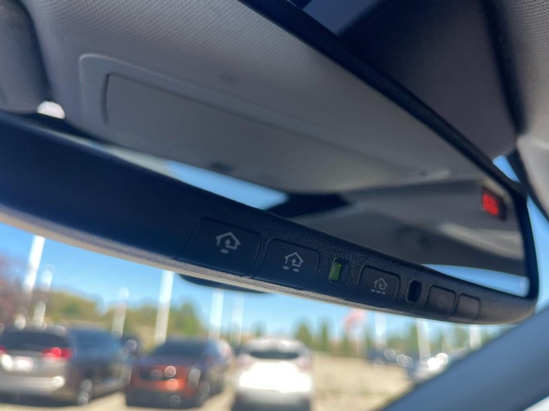 Nissan Rogue Vehicle Image 35